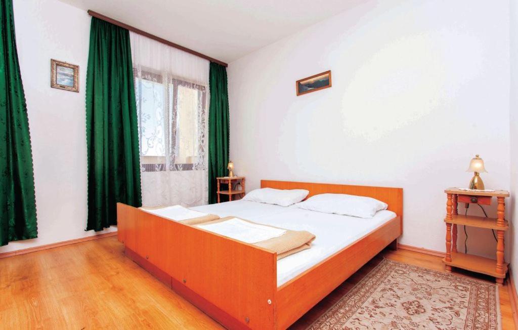 Apartmani Mile Krk Town Eksteriør bilde