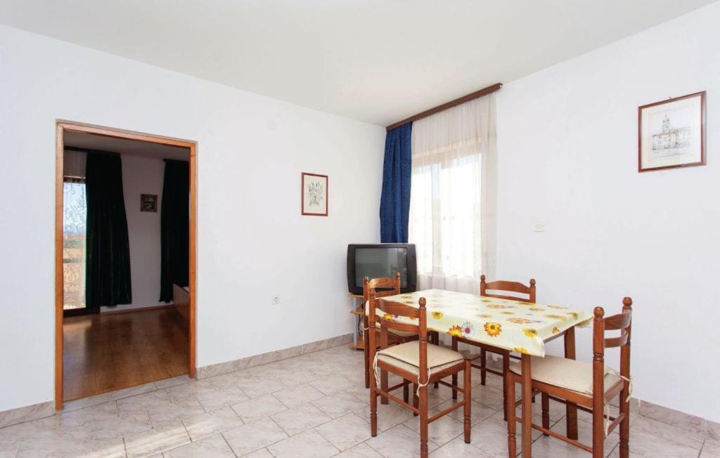 Apartmani Mile Krk Town Eksteriør bilde
