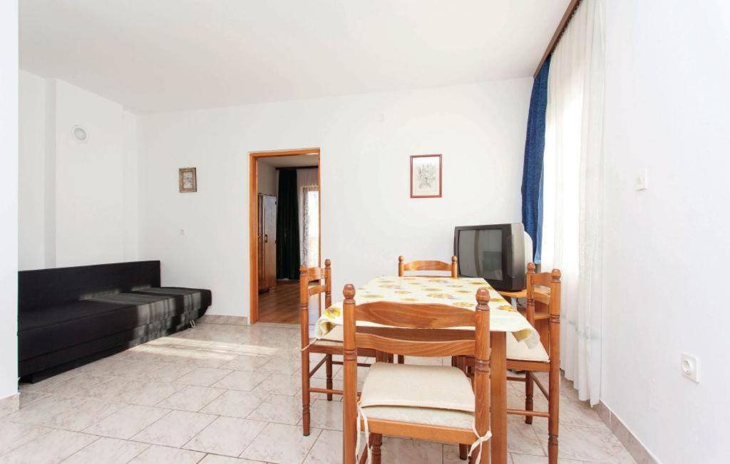 Apartmani Mile Krk Town Eksteriør bilde